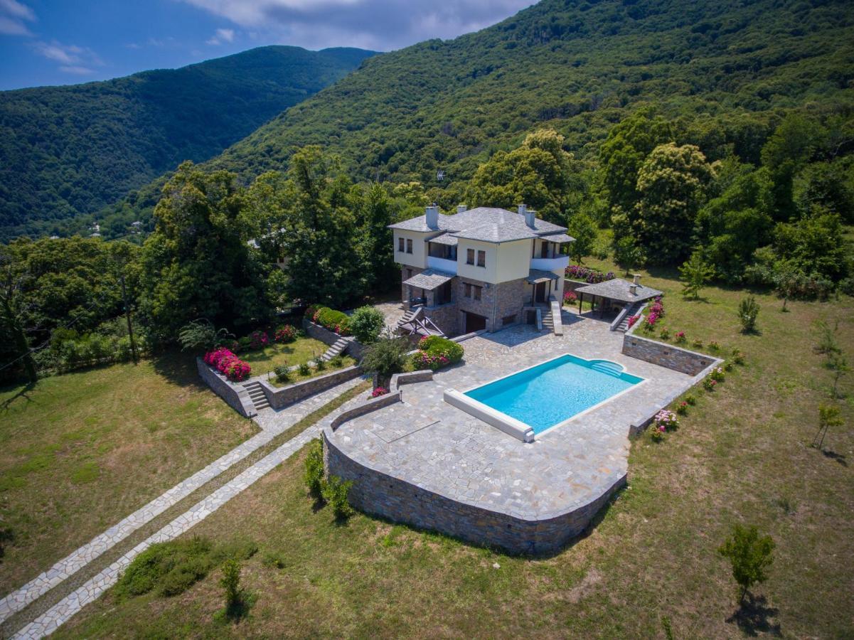 Luxury Villa With Pool In ツァガラダ エクステリア 写真