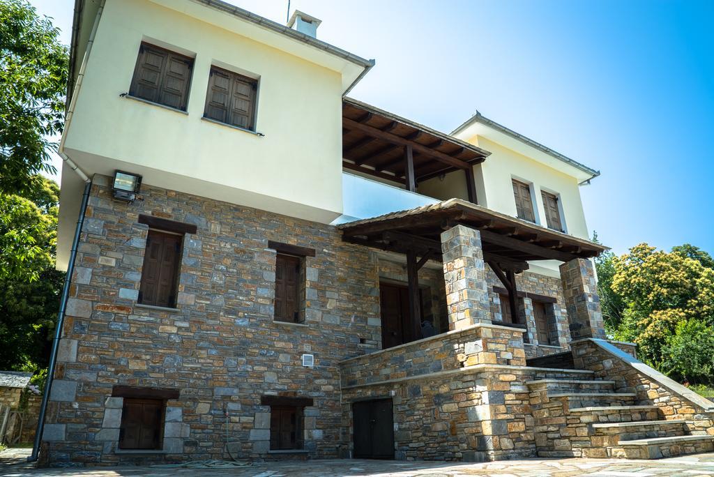 Luxury Villa With Pool In ツァガラダ エクステリア 写真